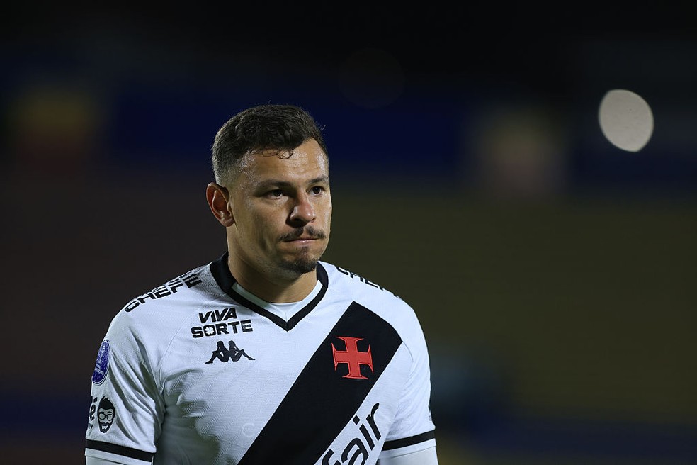 Hugo Moura em Independiente Del Valle x Vasco pela Sul-Americana 2025, em Quito — Foto: Franklin Jacome/Agencia Press South/Getty Images