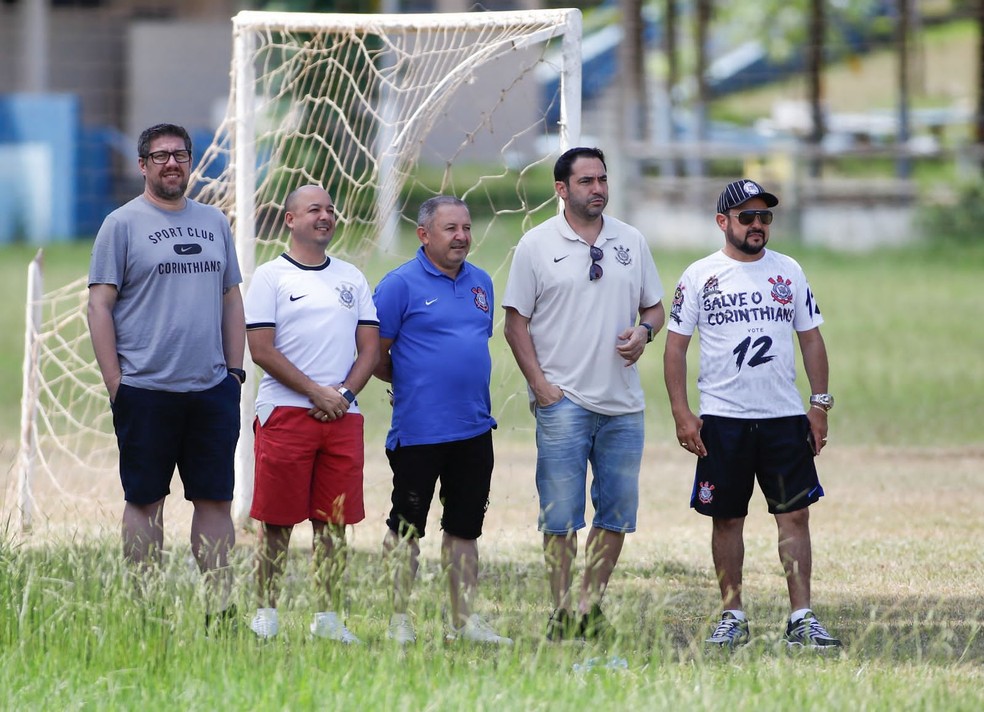 Chicão e novos diretores da base de Augusto Melo acompanham o time em Marília — Foto: Divulgação/Corinthians