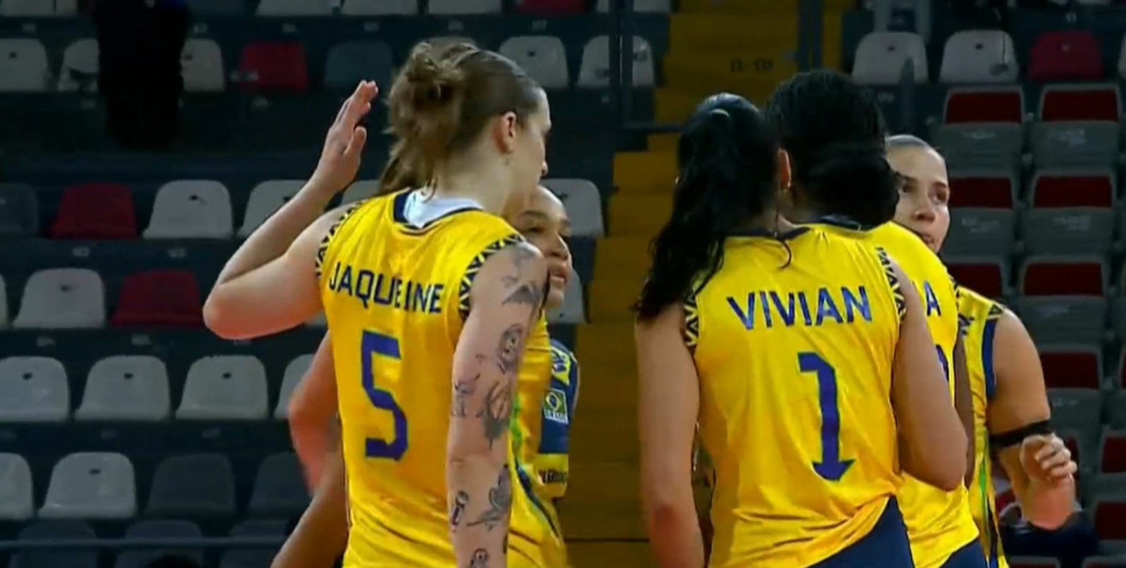 Seis horas após vitória pela VNL na China, seleção brasileira feminina supera