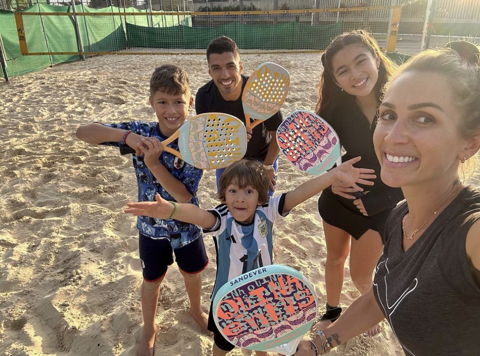 Família Suárez no condomínio — Foto: Reprodução/Instagram