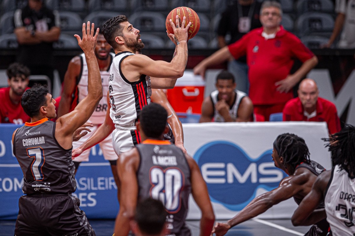 Flamengo busca manter invencibilidade contra o Basquete Unifacisa no basquete.