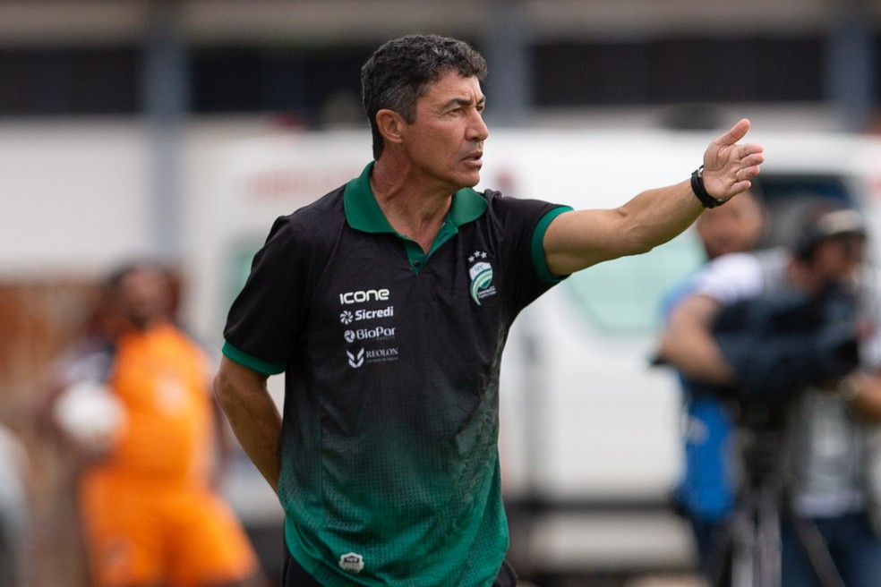 Betinho assumiu o Luverdense recentemente — Foto: Gil Gomes/AGIF