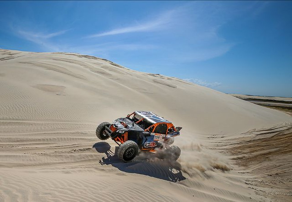 Assim como em 2020 (foto), Rally dos Sertões 2023 terá disputa em dunas — Foto: Magnus Torquato