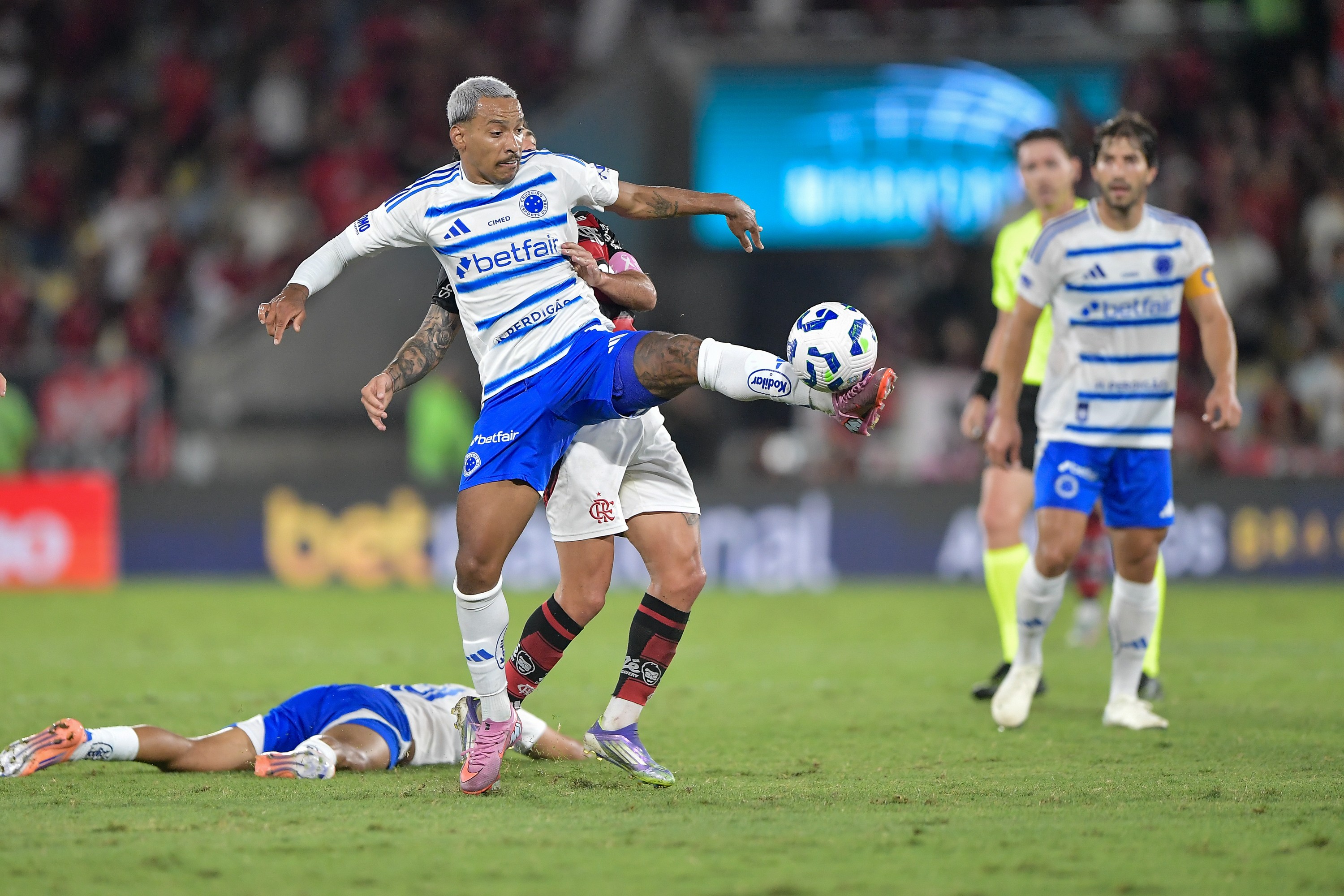 Análise: Cruzeiro mostra diferentes faces e convence contra Fla