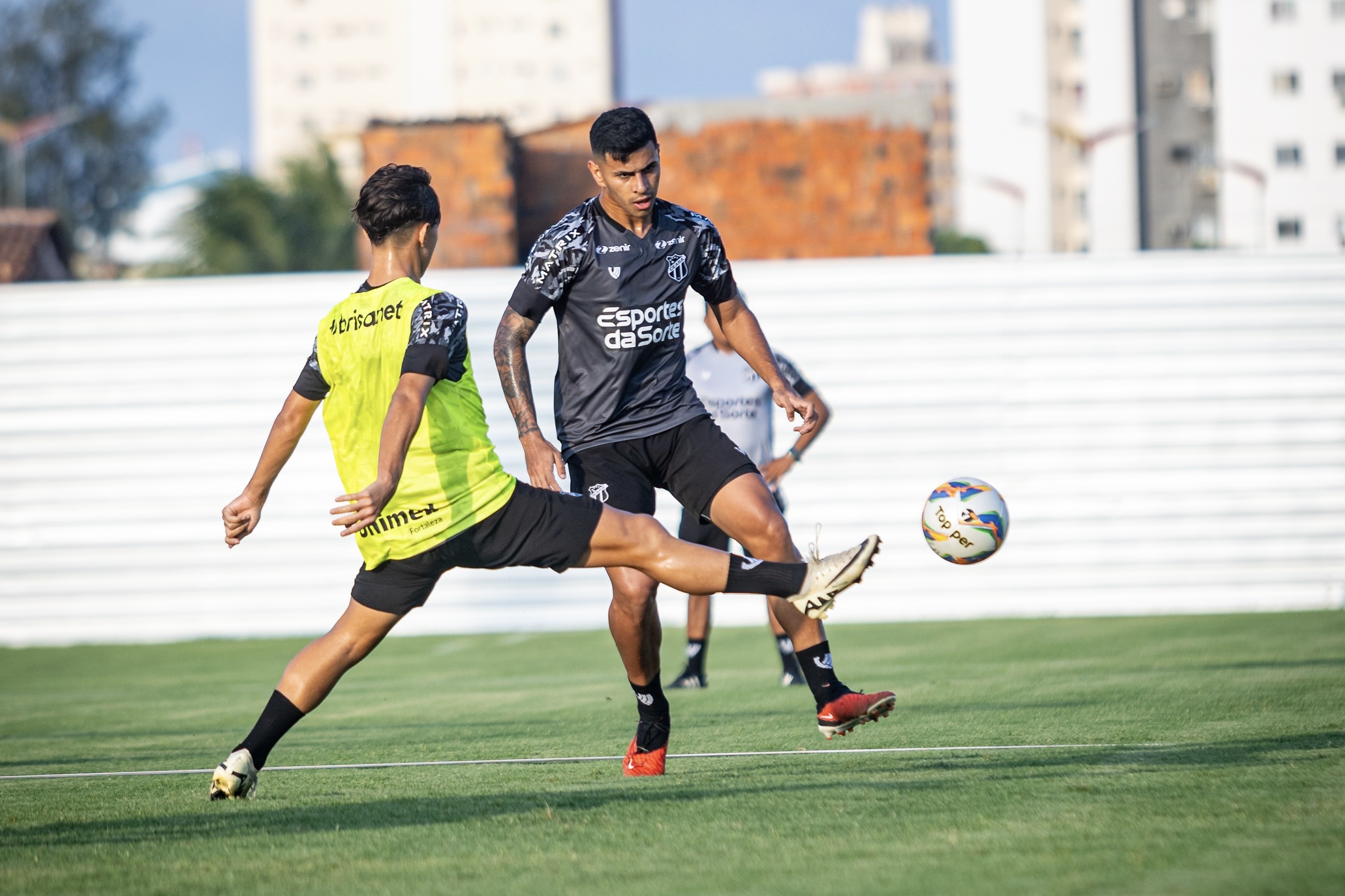 Ceará e Botafogo tentam solucionar impasse sobre David Ricardo