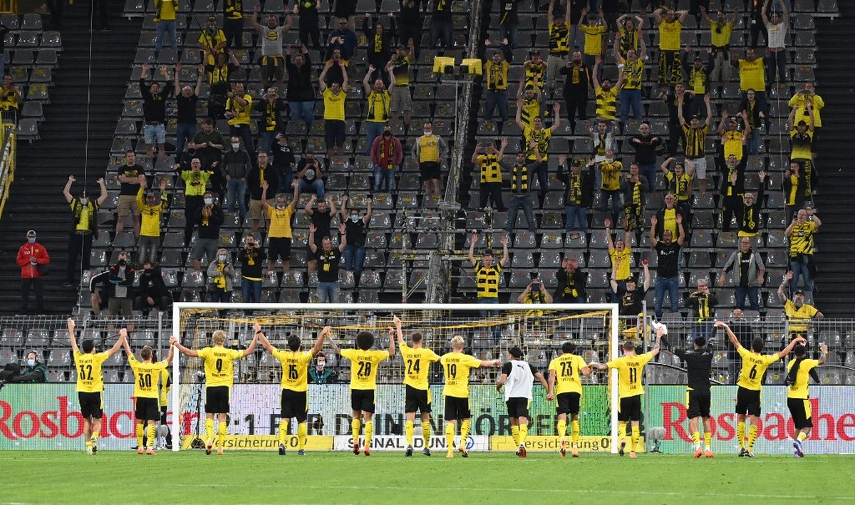 Mesmo na 2ª divisão, Hamburgo tem explosão de fãs-clubes oficiais e  ultrapassa Dortmund e Gladbach - Alemanha Futebol Clube