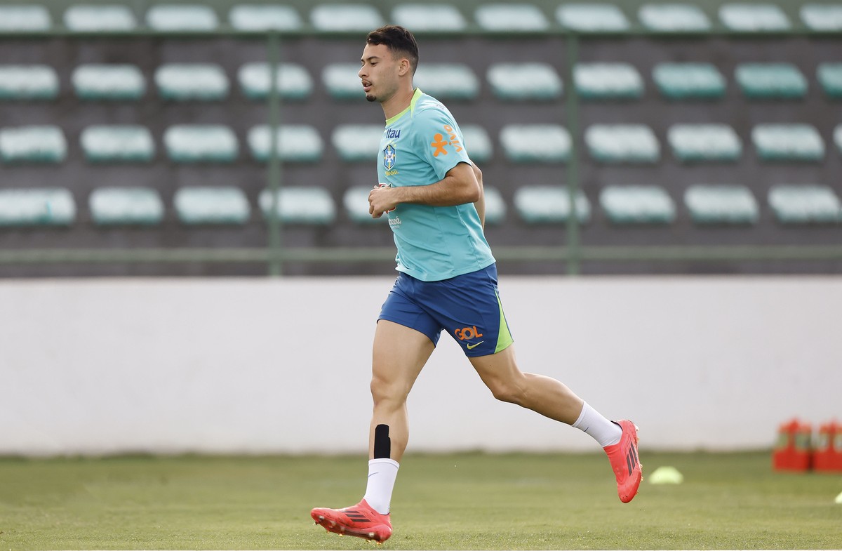 Gabriel Martinelli sofre edema na panturrilha e vira dúvida para jogo da  Seleção | seleção brasileira | ge