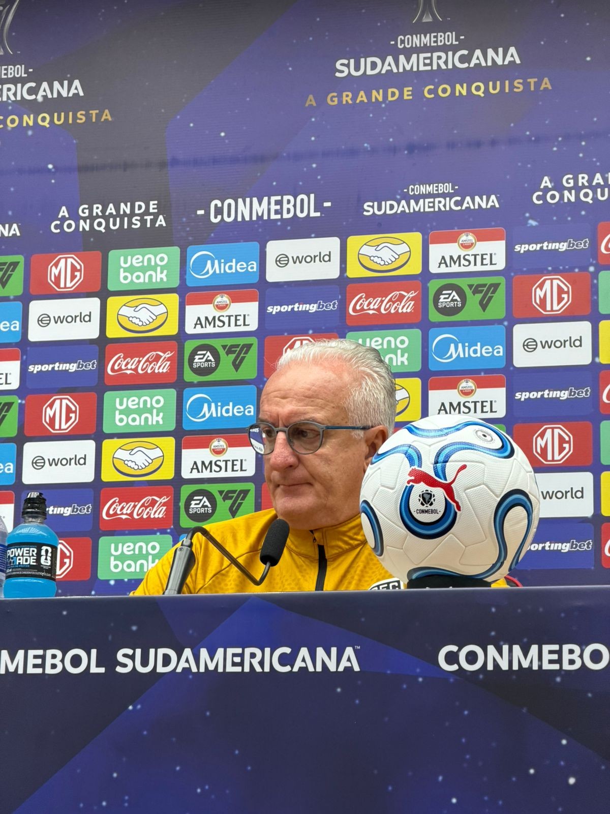 Dorival comemora classificação do São Paulo, mas admite incômodo e cobra regularidade do elenco