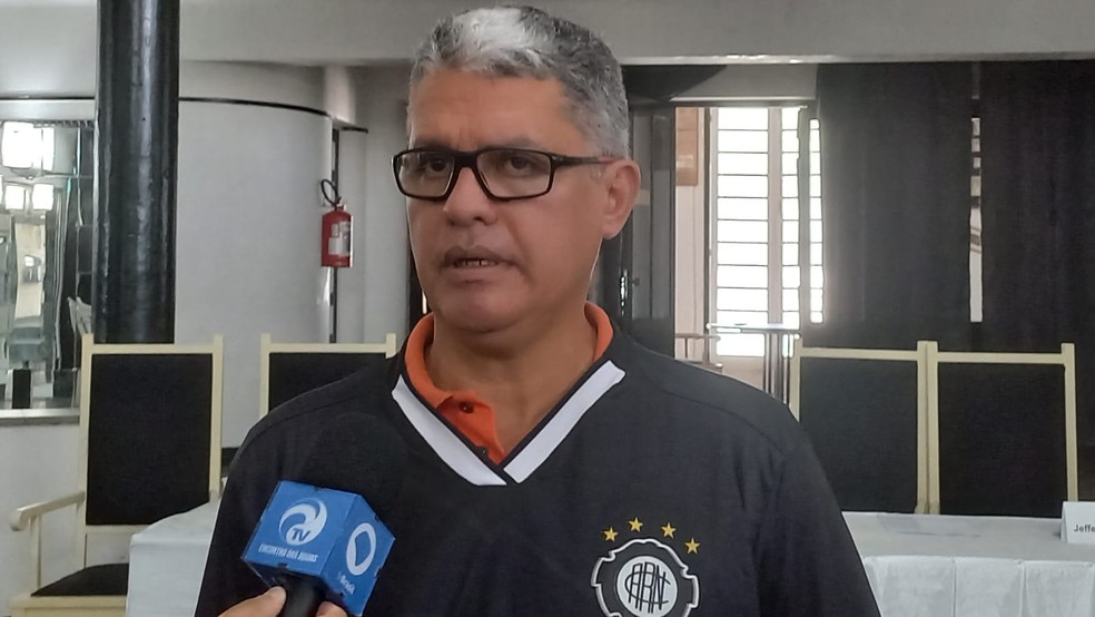 Sidney Bento, novo t&eacute;cnico do Rio Negro &mdash; Foto: Kassio Junio