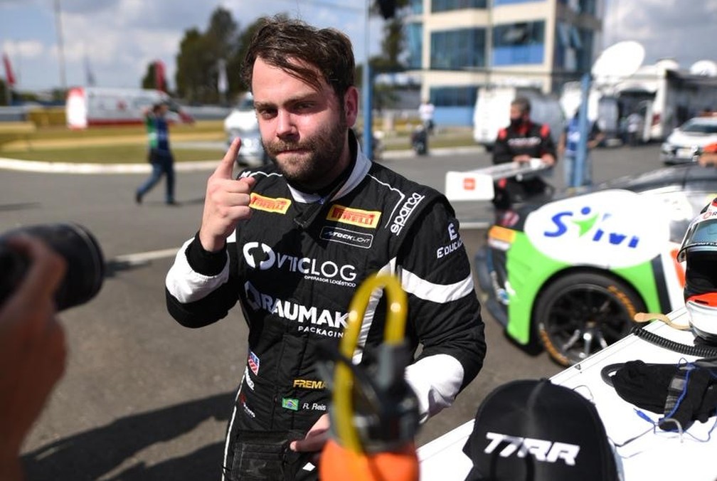 Raphael Reis fatura vitória na corrida 2 em Curitiba