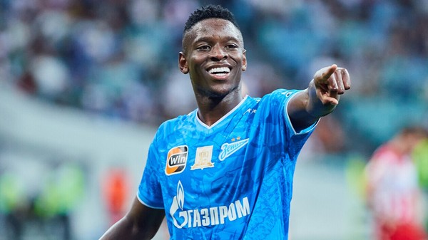 Negociação por Almada trava investida do Flamengo em Luiz Henrique.