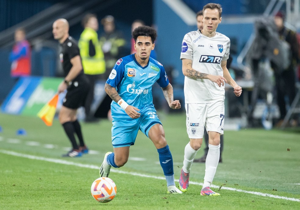 Du Queiroz em ação no Zenit — Foto: Divulgação/Zenit