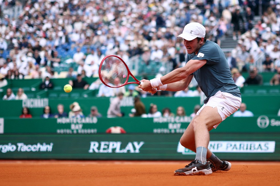João Fonseca nas quartas de final em Monte Carlo — Foto: REUTERS/Manon Cruz