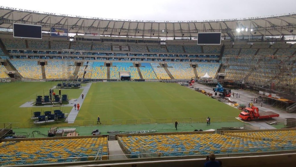 Palco do show  desmontado no gramado do Maracan em 2018  Foto: Divulgao