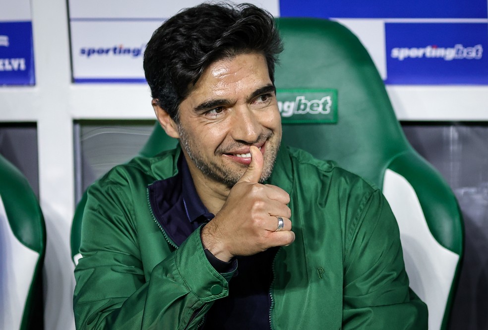 Abel Ferreira em Palmeiras x Santos  Foto: Fabio Giannelli/AGIF