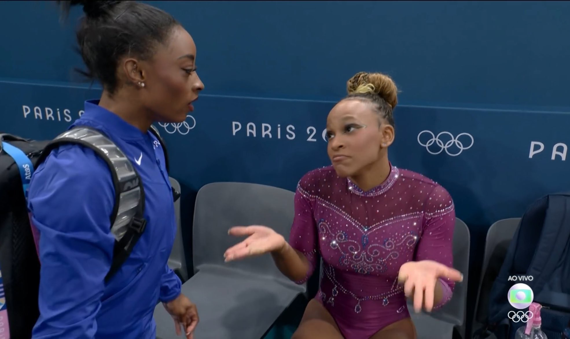 Biles brinca com Rebeca Andrade ao ser perguntada sobre LA 2028: "Só se prometer de dedinho"