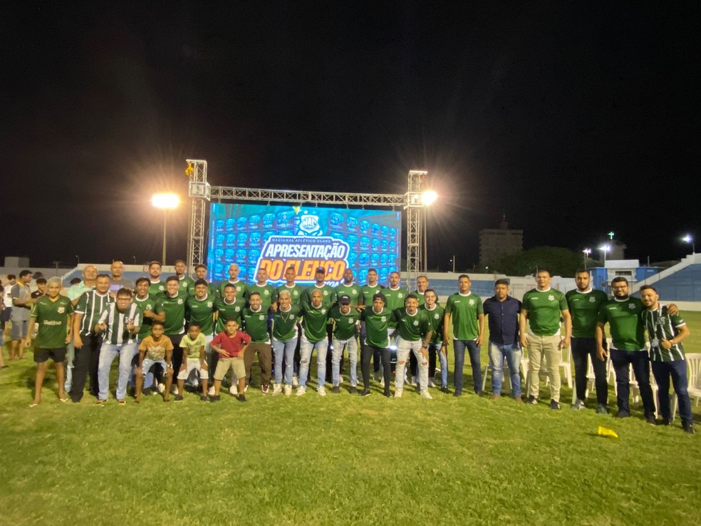 Elenco do Nacional de Patos para a temporada 2024 � Foto: Z� Filho / Nacional de Patos