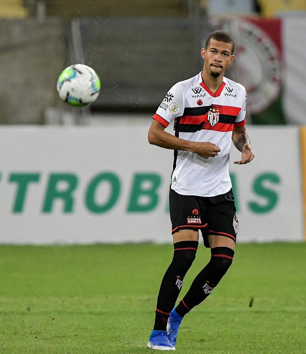 Surpresa na escalação, João Victor celebra chance e confiança recebida no  Atlético-GO | atlético-go | ge