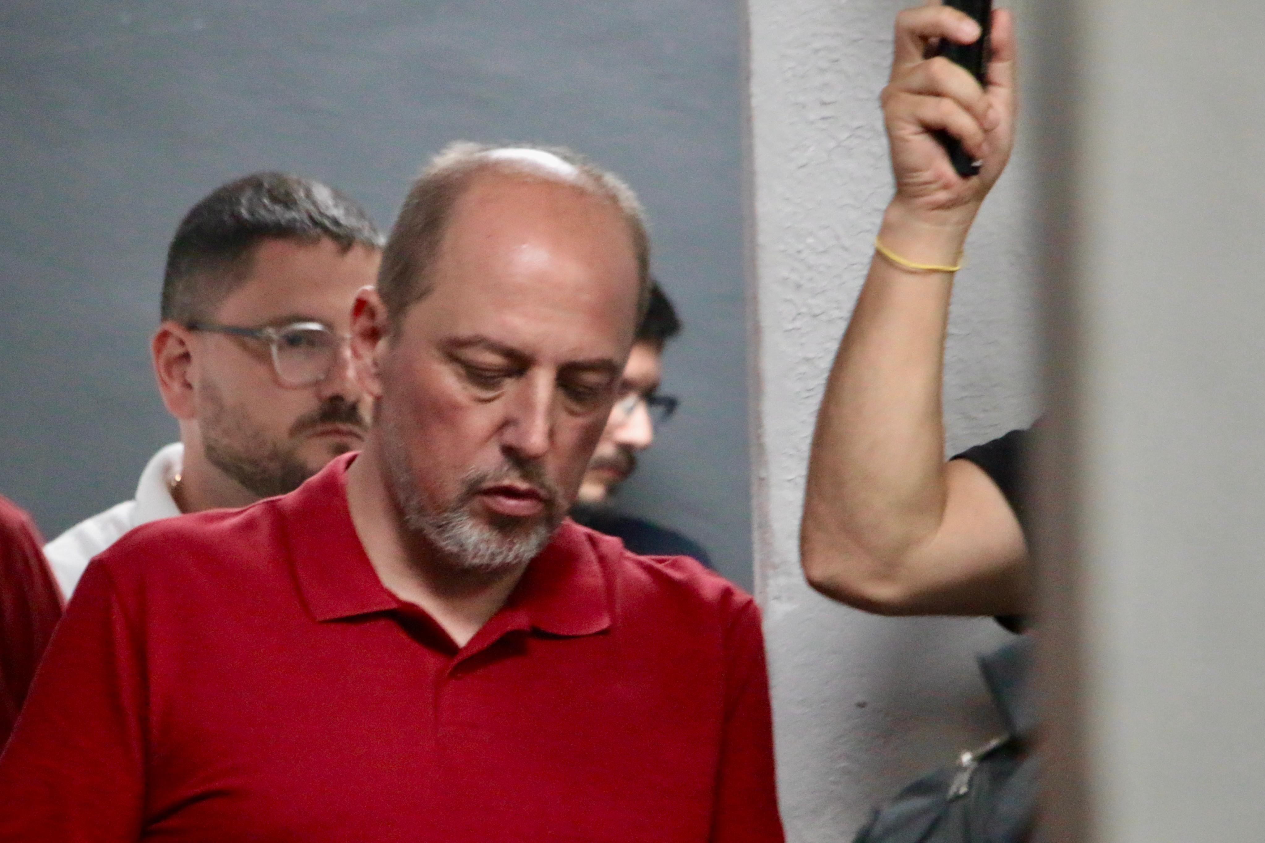 Inter: movimento de sócios pede saída de presidente, que rebate | Ge