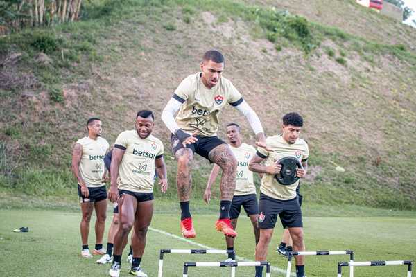 Lucas Esteves consegue liminar para sair do Vitória e jogar no Grêmio.