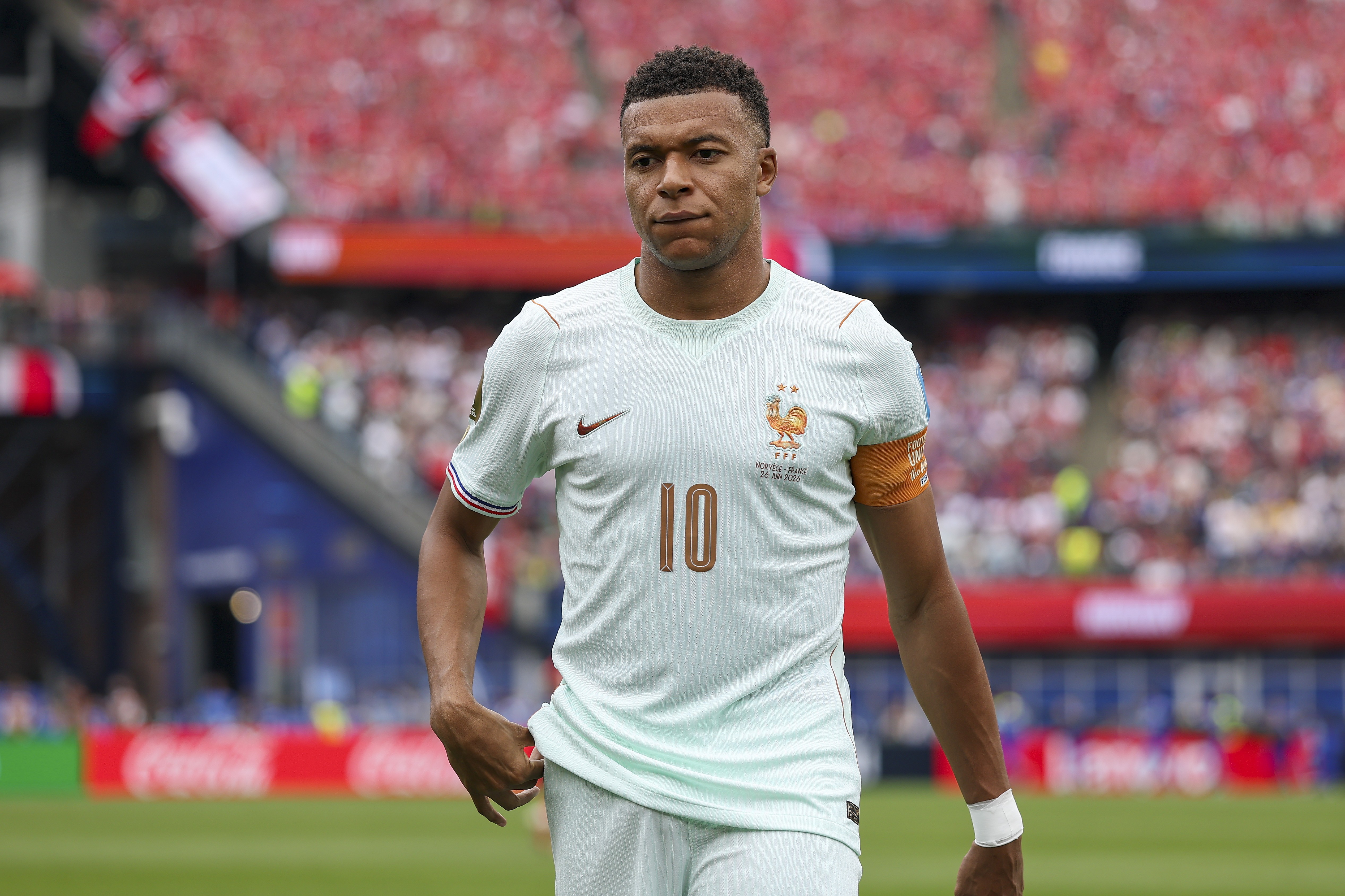 Mbappé está próximo de igualar marca de Cafu, único a jogar três finais de Copas seguidas
