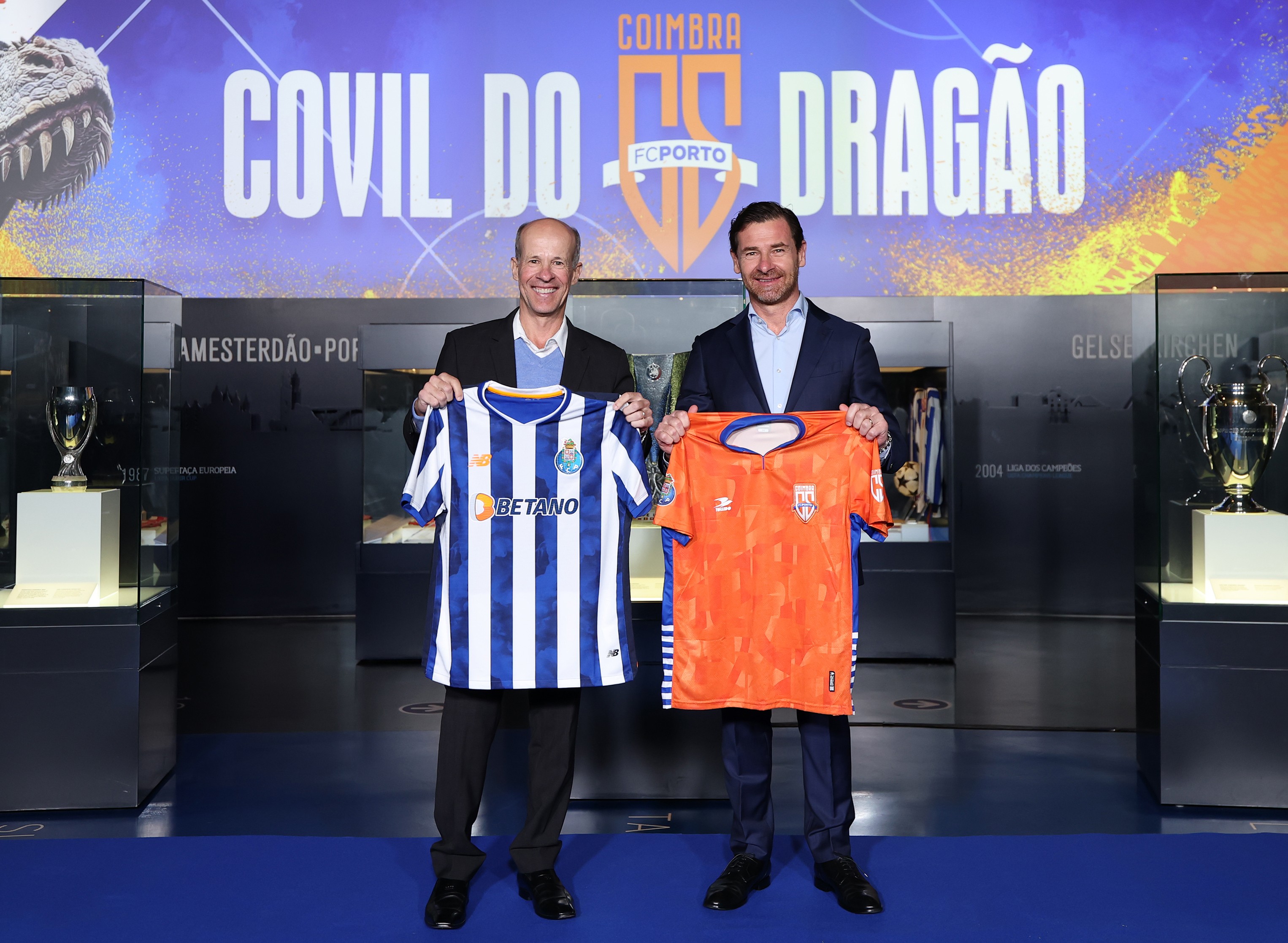 Porto firma parceria com clube mineiro para buscar talentos brasileiros no futebol.