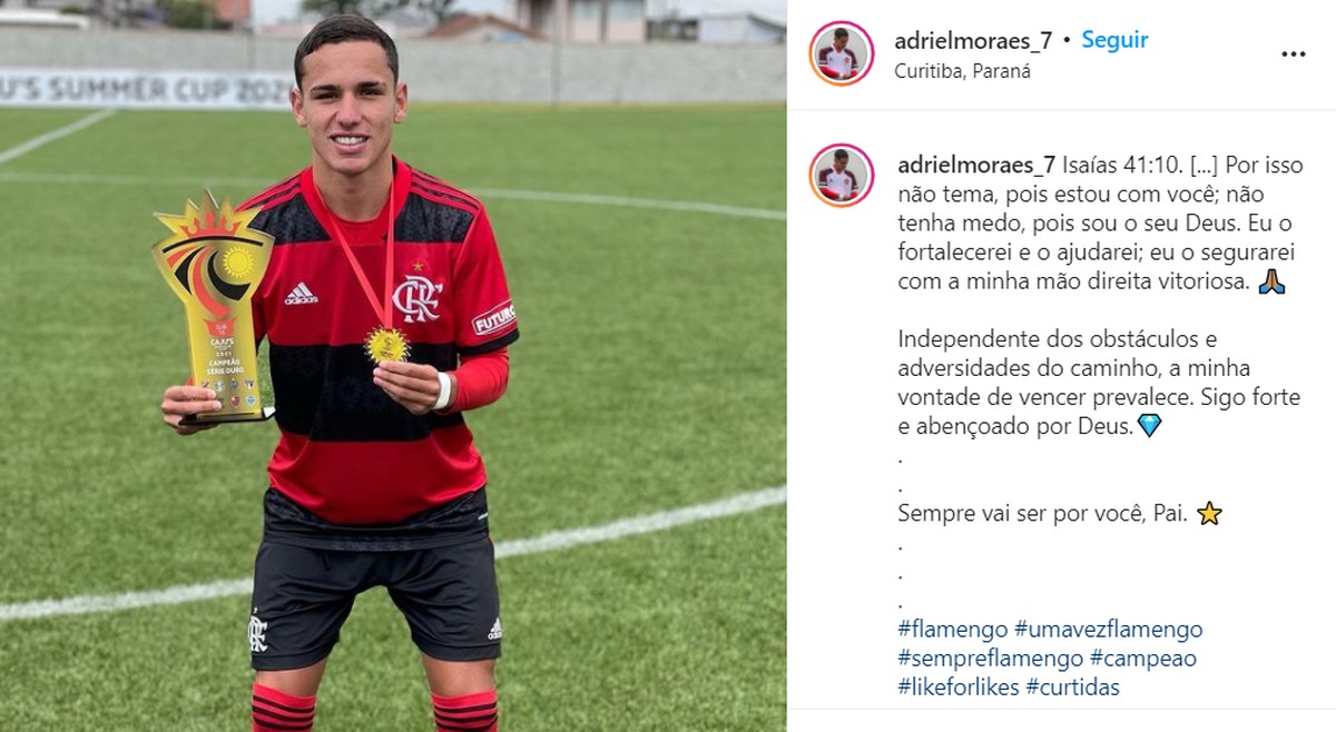 Flamengo homenageia jogadores que entraram em campo na final da