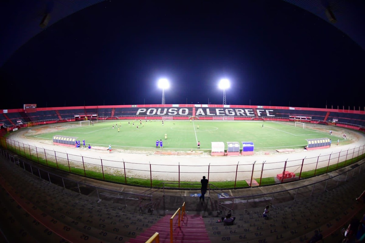 Há quatro jogos sem vencer, Pouso Alegre recebe o confiança às 18h no  Manduzão 