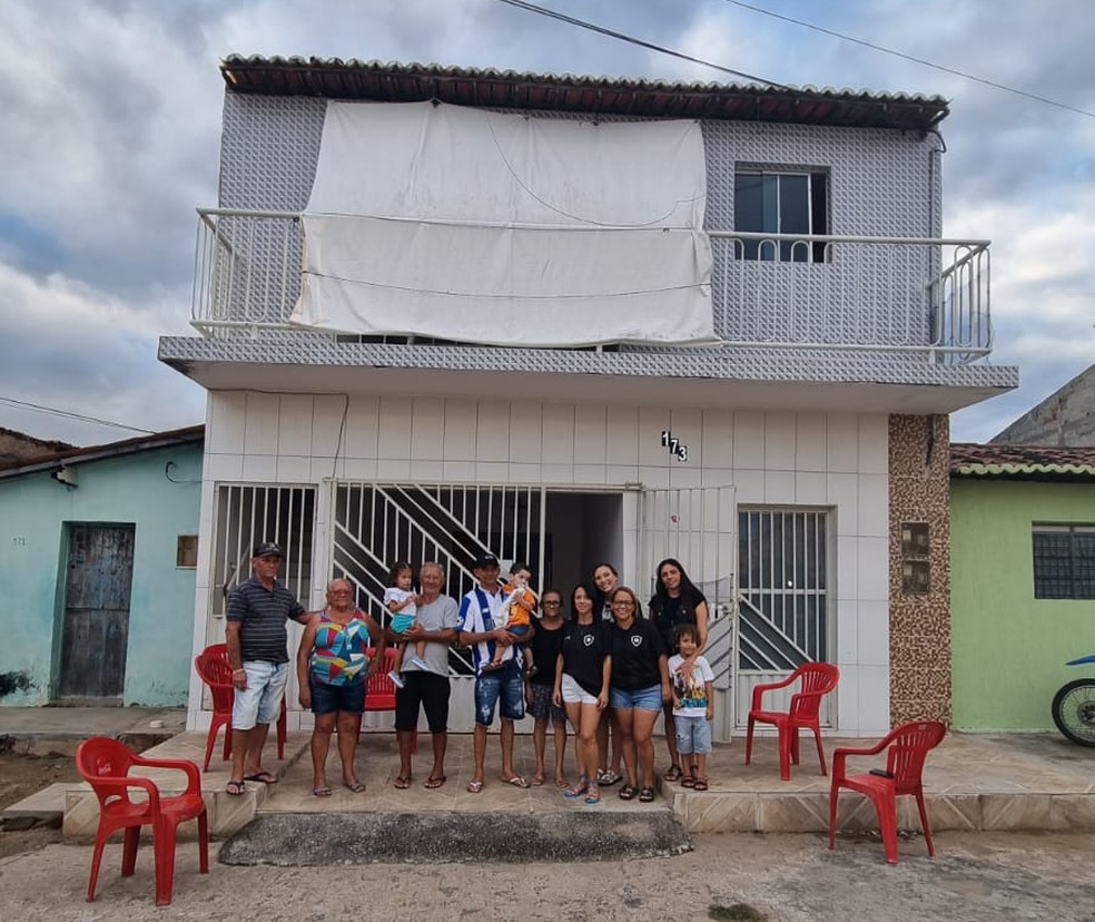 Casa de Adriana Alves, prima de Tiquinho, e local onde o jogador passa os dias quando vai à Sousa — Foto: Camila Sousa/ge
