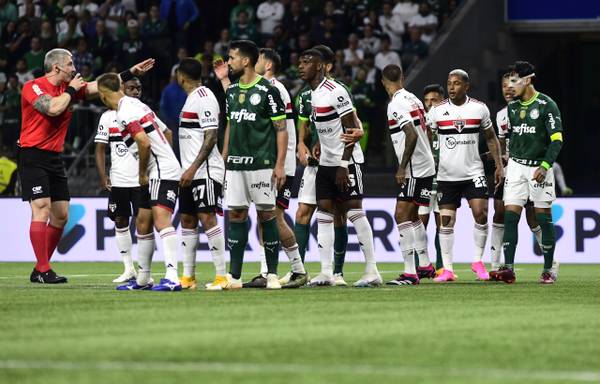 Palmeiras x São Paulo: clássico opõe clubes com maior número de vitórias na história do Brasileirão