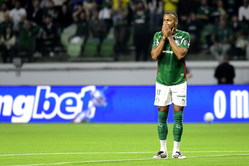 Marlon Freitas deu assistência para o gol de Flaco em Palmeiras 1 x 1 Cerro Porteño — Foto: Marcos Ribolli
