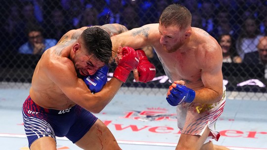 Topuria anuncia volta e acusa Gaethje: “Verifiquem as luvas"
