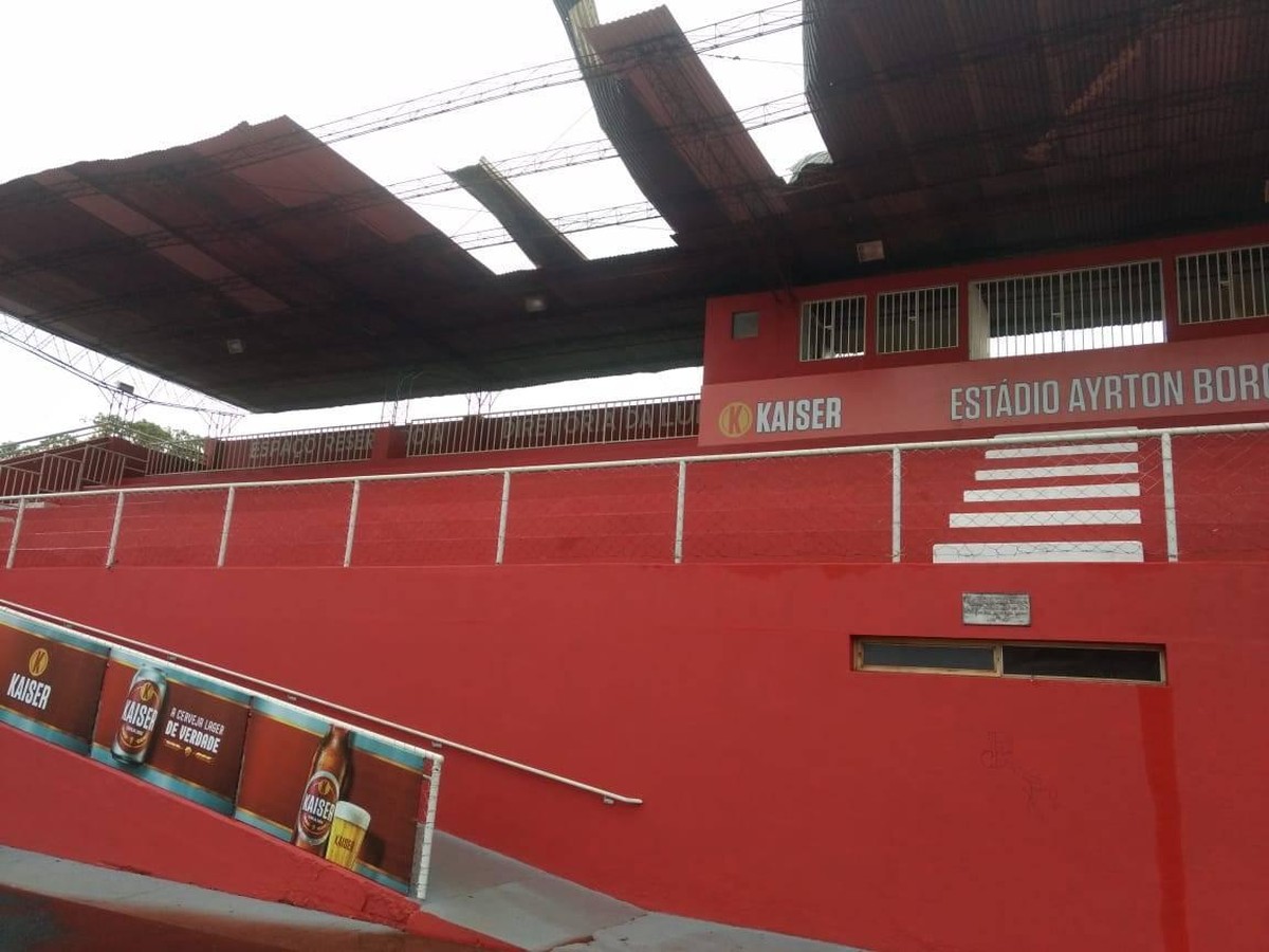 LUF inicia reparos no estádio Airton após estragos causados pela chuva triângulo