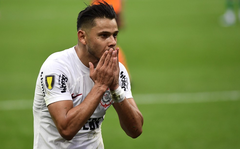 Romero comemora gol do Corinthians sobre o Guarani — Foto: Marcos Ribolli