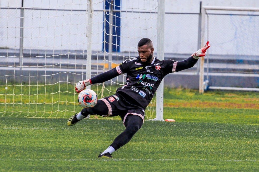 Goleiro falou sobre o favoritismo da equipe cearense  &mdash; Foto: Thiago Lemos/Princesa do Solim&otilde;es