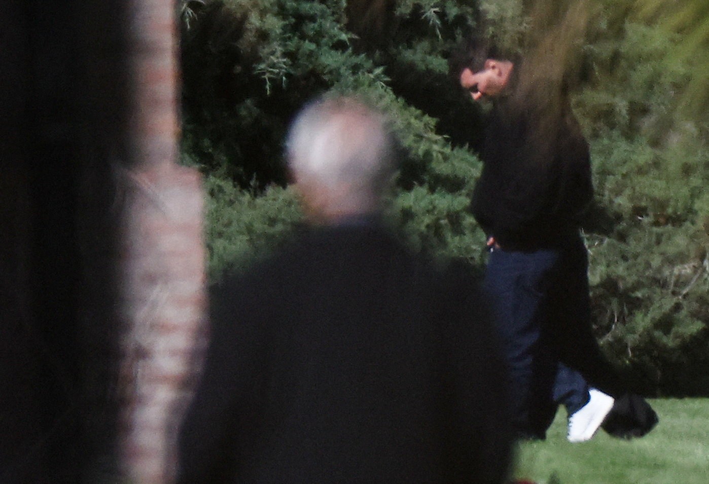 Lionel Messi participa de funeral do pai em Rosário e recebe apoio de fãs
