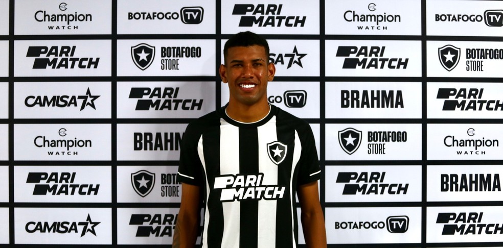 Jefferson Maciel tem defendido o Sub-20 do Botafogo — Foto: Henrique Lima/BFR