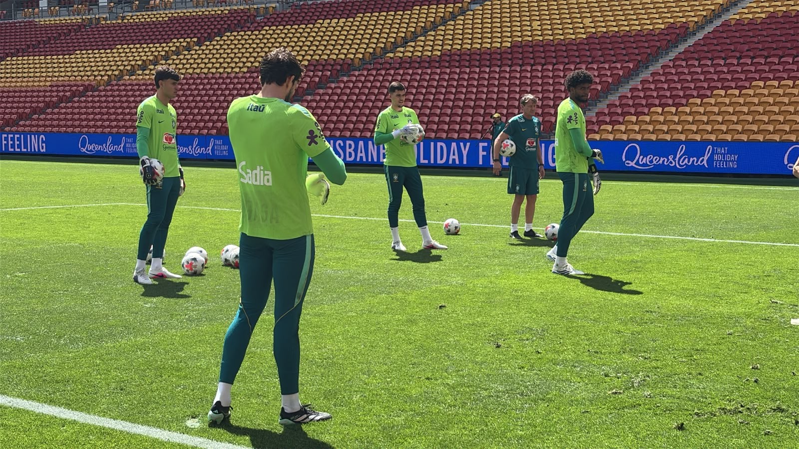 Seleção brasileira faz treino aberto em Brisbane antes de viagem para a Índia
