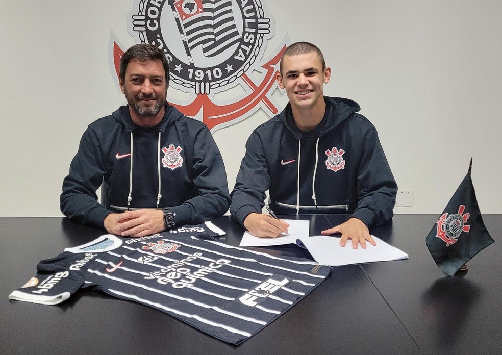 Gabriel Moscardo faz 18 anos e Corinthians pode negociar jogador