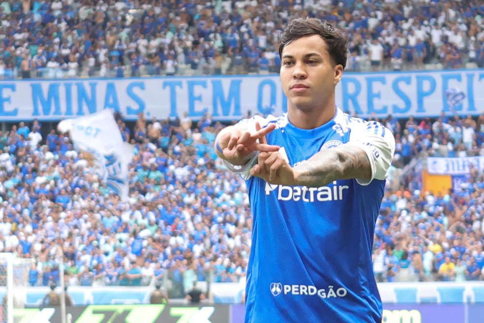 Kaio Jorge comemora um dos gols marcados diante do Vitória, no Mineirão