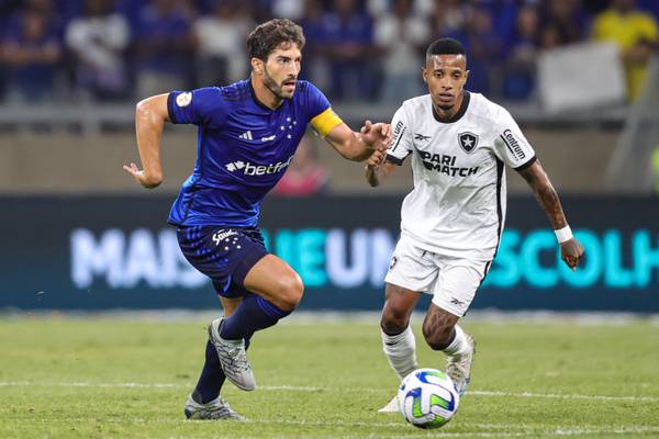 Lucas Silva elogia bastidores do Cruzeiro e explica início bom na terceira passagem pela Toca