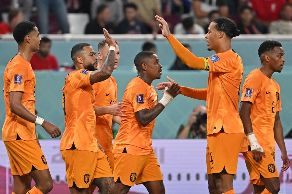 Holanda chega às quartas de final da Copa do Mundo pela sétima