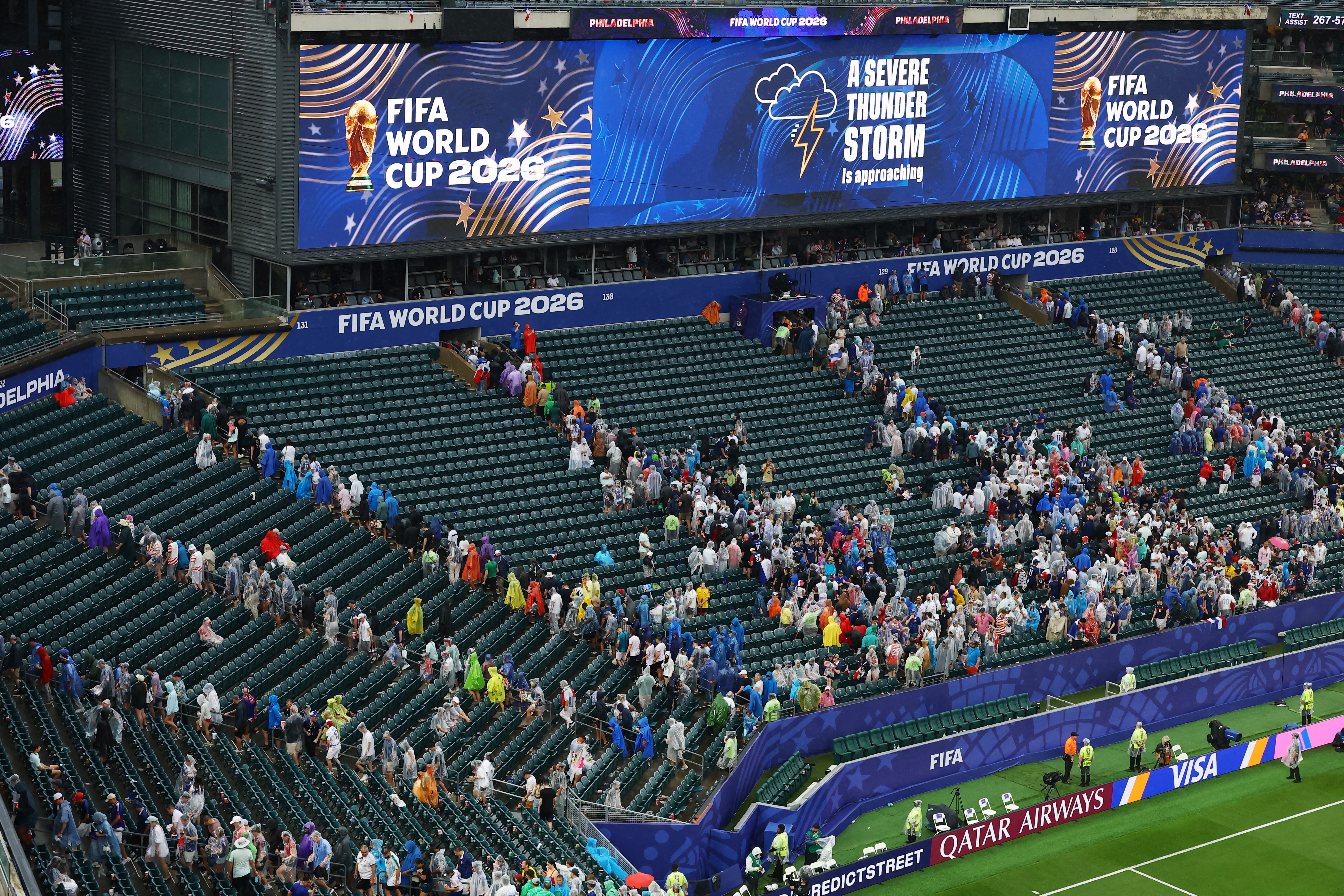 Protocolo de tempestades nos EUA suspende França e Iraque na Copa