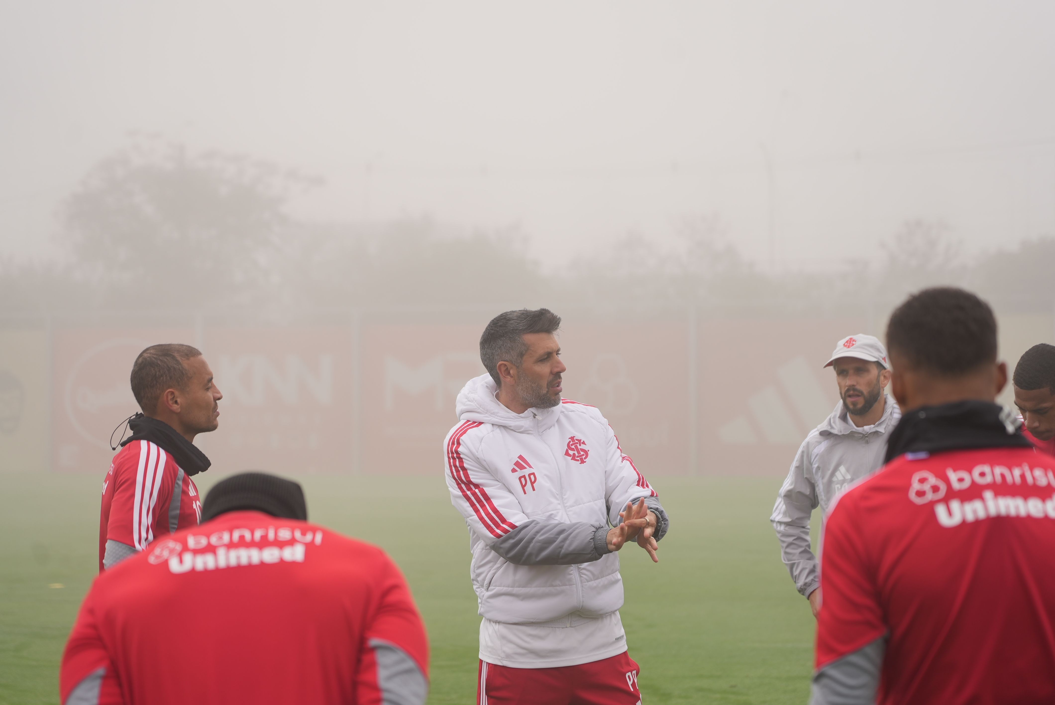 Inter entra na reta final de preparação para retorno com dúvidas para Pezzolano solucionar