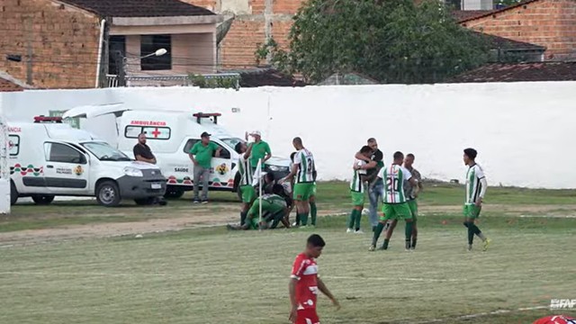 Jogadores do Zumbi comemoram gol de Wagner no Orlandão