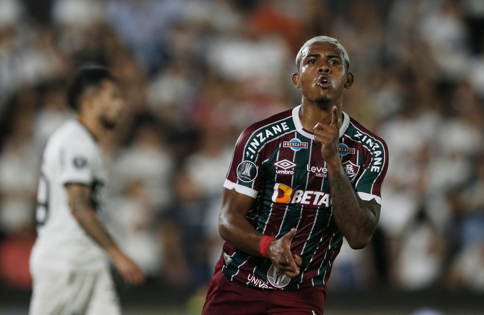 John Kennedy comemora gol do Fluminense contra o Olimpia — Foto: Cesar Olmedo/Reuters