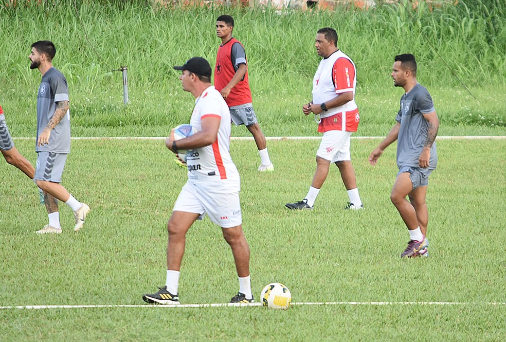 Técnico Vaguinho Santos comanda treino do Rio Branco-AC — Foto: Arquivo pessoal/Manoel Façanha
