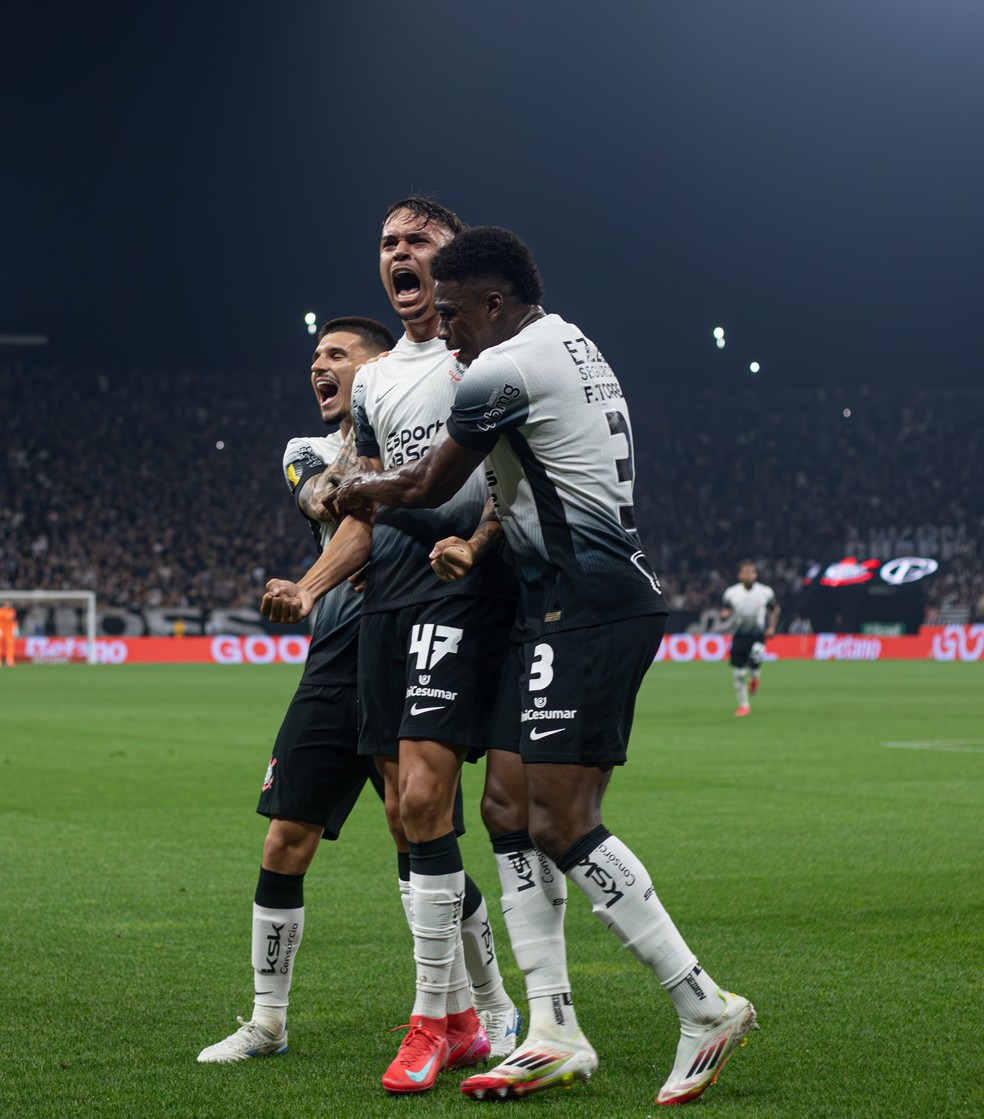 Gol de João Pedro Tchoca em Corinthians x Água Santa
