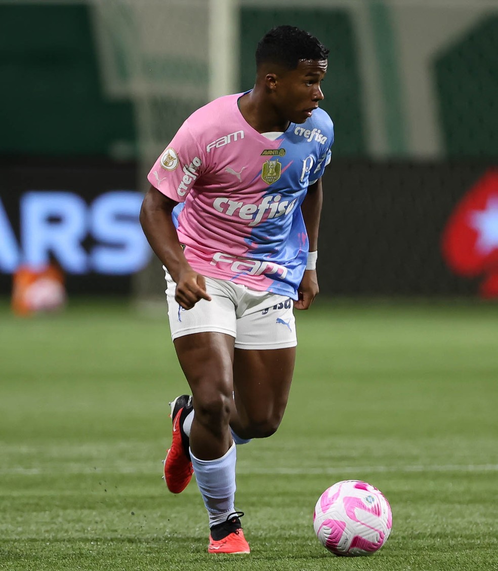 Endrick em ação pelo Palmeiras contra o Atlético-MG — Foto: Cesar Greco/Palmeiras