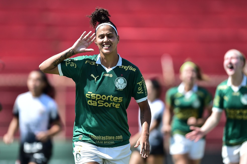 Amanda Gutierres comemora gol do Palmeiras contra o Corinthians pela semifinal do Brasileiro Feminino — Foto: Staff Images / CBF